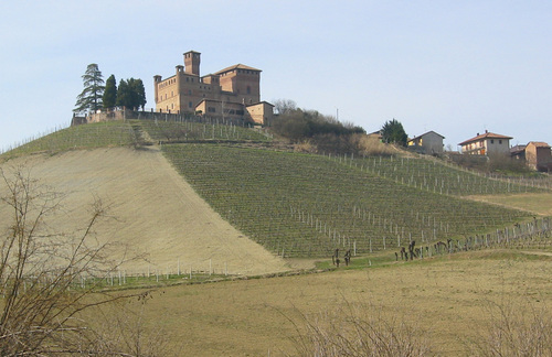 3_castello_di_grinzane_large