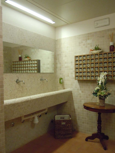 Bagno_ospiti_ristorante_large