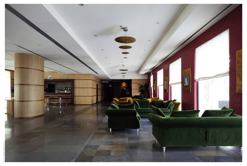03_hall_large