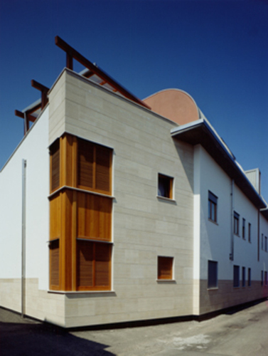 2019700223_large