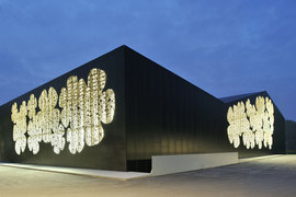 Enota-podcetrtek-sports-hall-11-night-view_normal