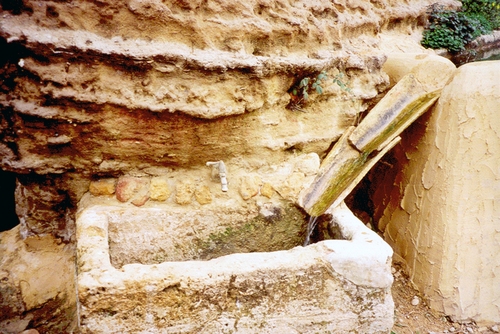 Gebbia__traditional_water_tank_-2_large