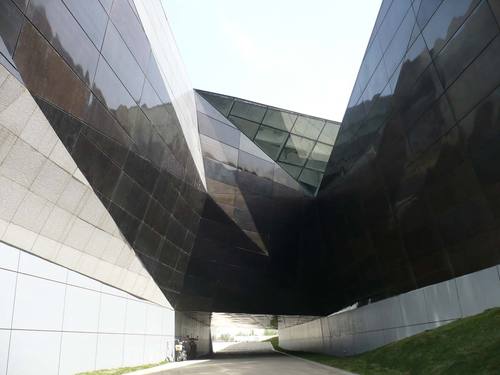 Creativity-pavilion_tunnel_large