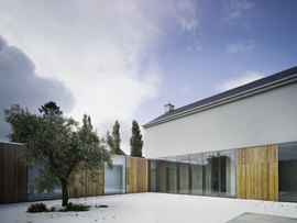 View-of-courtyard-02_normal