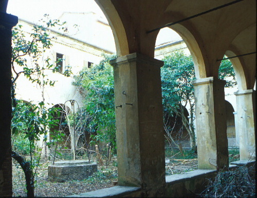 Cortile_interno_large