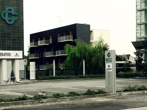 010_large