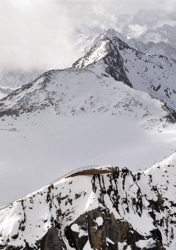 Lac-top-pic-001-web_large