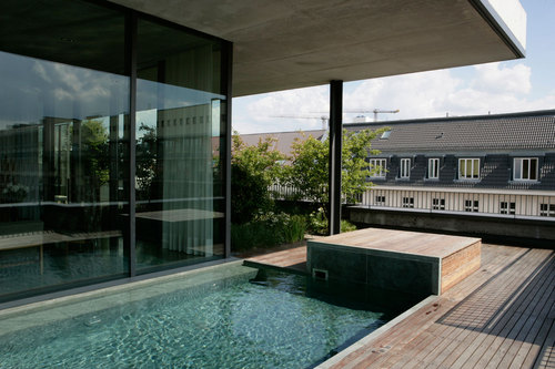 9-bbz-pool08_noshe_large