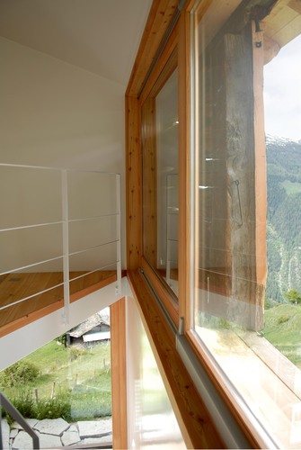 5_escalierhaut_large