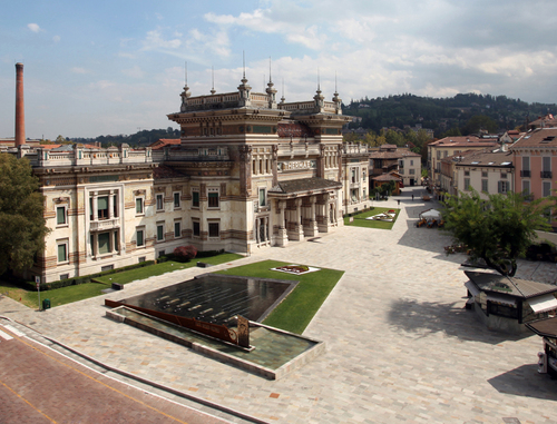 Piazza_a_large