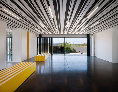 15-jlanoo-int_hall_large