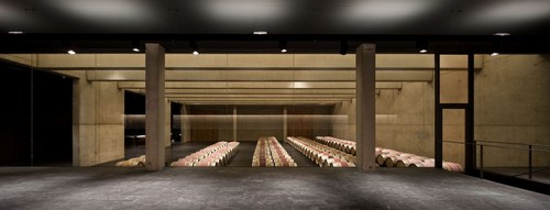 Vista_dalla_sala_di_degustazione_della_vineria_large