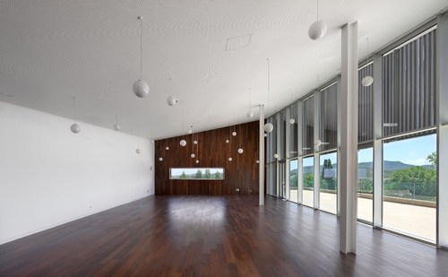 Sala_interna_dell_edifico_istituzionale_large