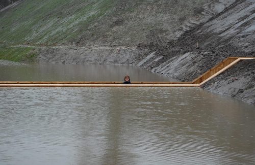 Bridge-at-surface-of-the-water_large