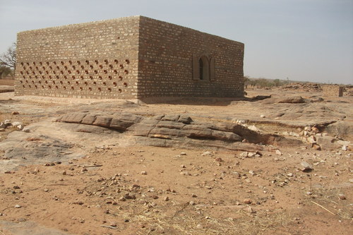 B010_large
