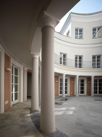 000-photo_cour_spa_04_normal