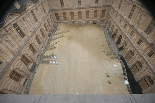 10---la-cour-visconti-le-25-novembre-2011_large
