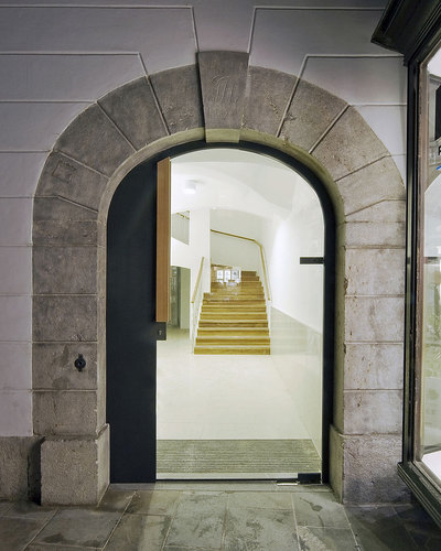 Ofis_baroque-court-apartments_2012_ljubljana_10_large