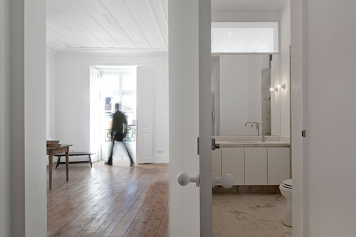 05-3§b--living-room-and-bathroom_large