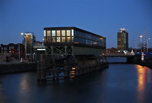3009_large