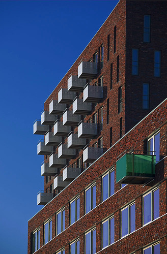 12010_045_large