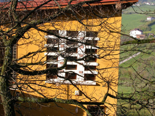 1076618470_large