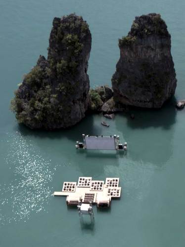 Archipelago-cinema-by-ole-scheeren_02_photo-by-piyatat-hemmatat_large