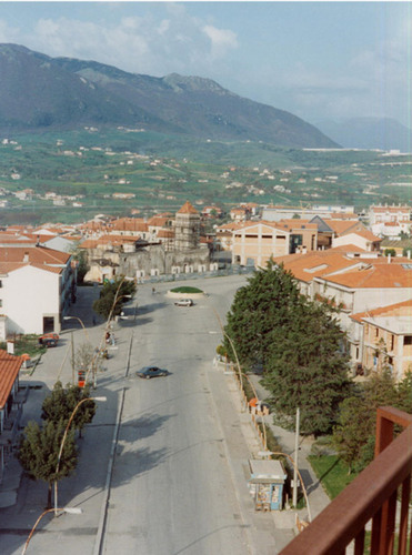 606270256_large