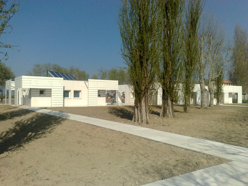 280320122864_large