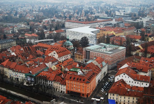 02_00333-aerial_view_large