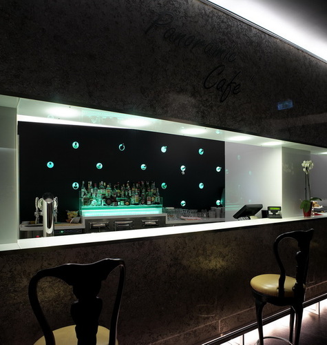 Bar_plaza_large