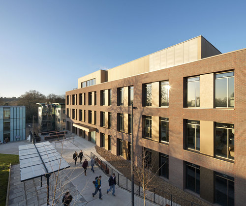 2_hb_kingston-business-school_credit-hufton_crow_15_large
