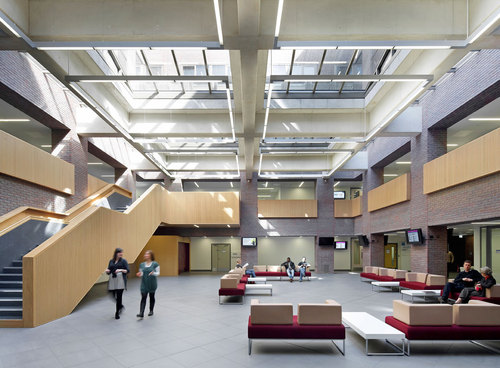4_hb_kingston-business-school_credit-hufton_crow_58_large