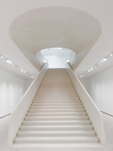 O_staedel_treppe1_large