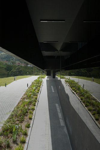 Fernando_botero_library_park_19_large