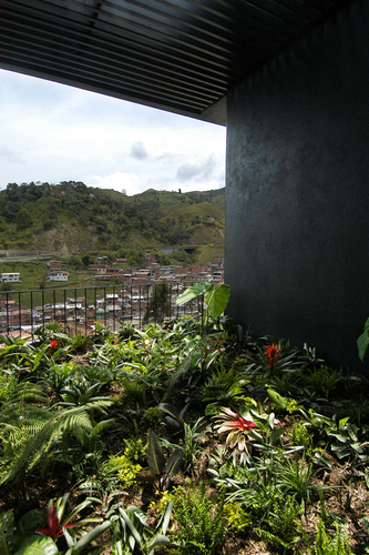 Fernando_botero_library_park_44_large