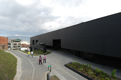 Fernando_botero_library_park_18_large