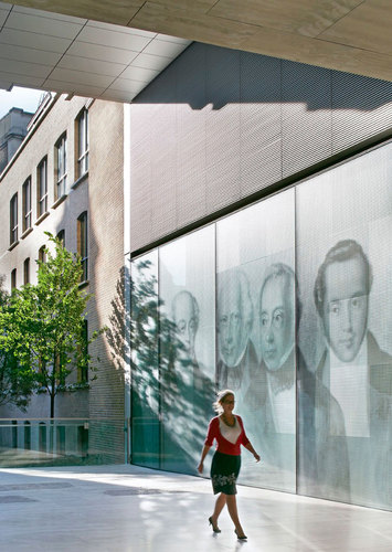 Oma_a_m_new-court_©hufton_crow_001_large