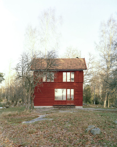1-general-architecture-sweden-summer-house-photo-by-mikael-olsson-web_large