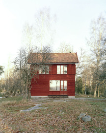 1-general-architecture-sweden-summer-house-photo-by-mikael-olsson-web_normal