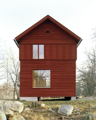 2-general-architecture-sweden-summer-house-photo-by-mikael-olsson-web_large