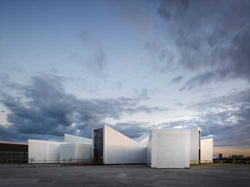 Studio-east_02_large