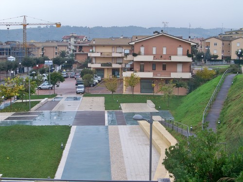 Piazza_leonardo_049_large