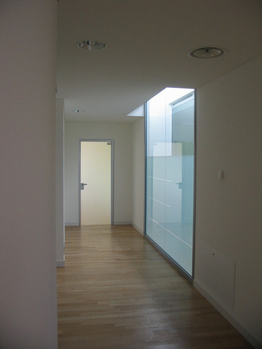 1076762930_large
