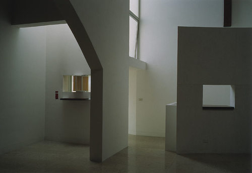 753049101_large