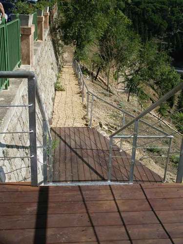 983936071_large