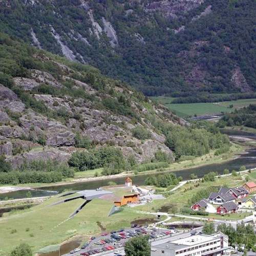 668196446_large