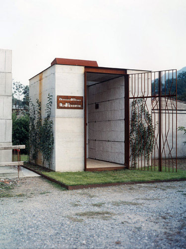 827699366_large