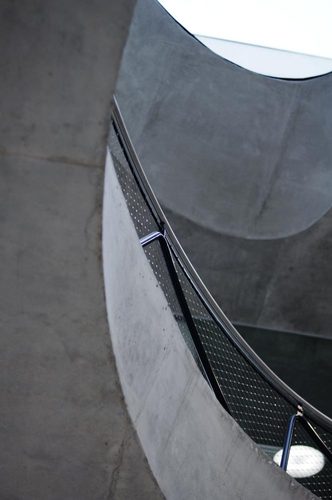 1693780968_large