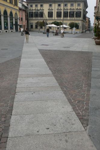 710724873_large